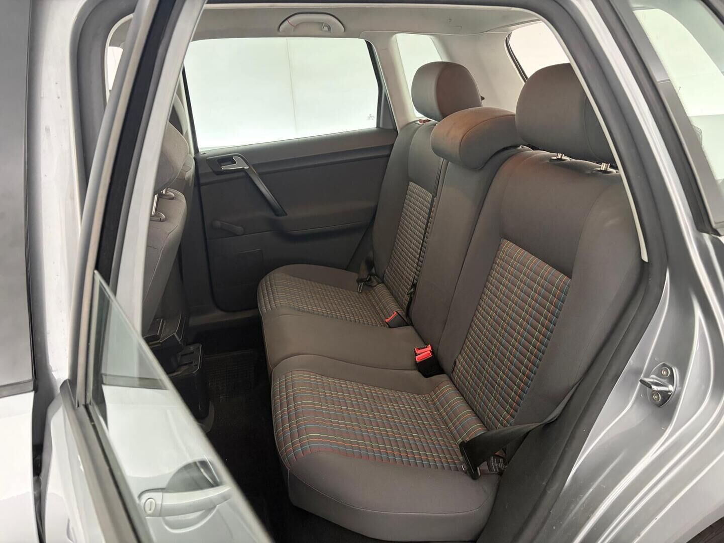 Volkswagen Polo 2007 1.4 59 kW / 80 hv | Myydään huutokaupat.com - Tämä auto myydään huutokaupat.com -sivuston kautta | Pitkä leima! | Lohko+Sisäpistoke | 2X Renkaat & Vanteet |