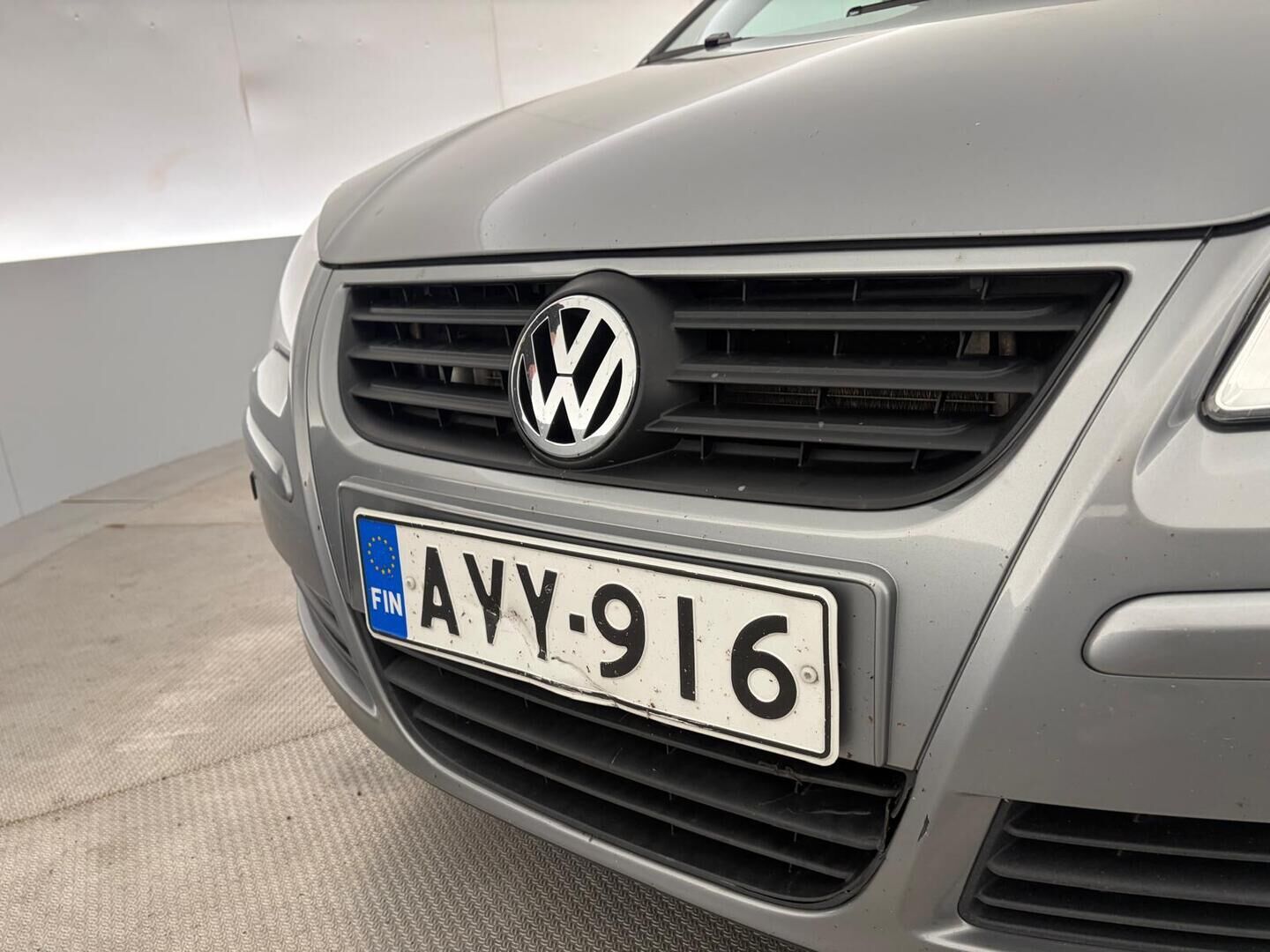 Volkswagen Polo 2007 1.4 59 kW / 80 hv | Myydään huutokaupat.com - Tämä auto myydään huutokaupat.com -sivuston kautta | Pitkä leima! | Lohko+Sisäpistoke | 2X Renkaat & Vanteet |