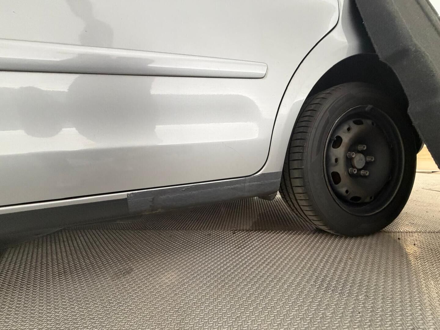 Volkswagen Polo 2007 1.4 59 kW / 80 hv | Myydään huutokaupat.com - Tämä auto myydään huutokaupat.com -sivuston kautta | Pitkä leima! | Lohko+Sisäpistoke | 2X Renkaat & Vanteet |