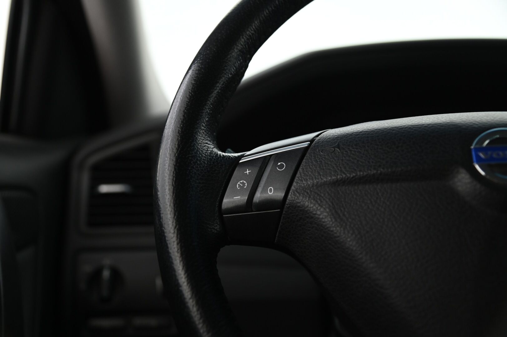 Volvo V70 2007 V70 2.4 *MYYDÄÄN HUUTOKAUPAT .COM* - Myydään huutokaupat.com