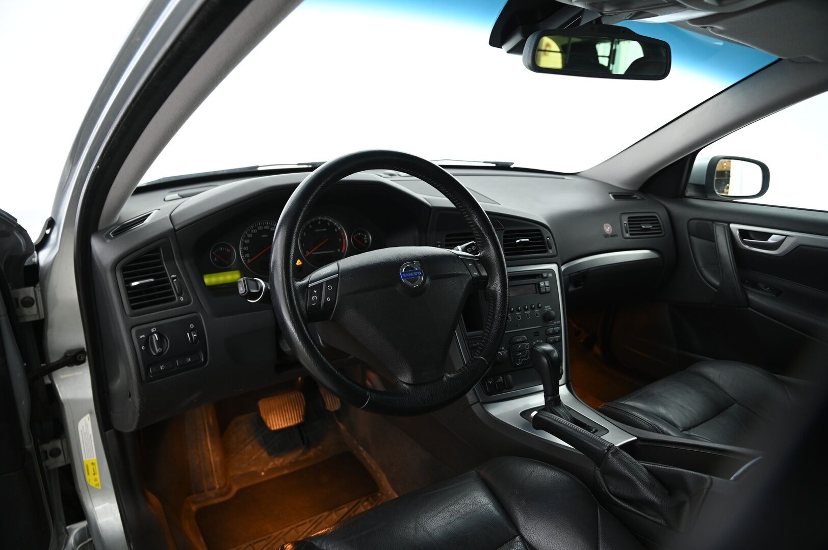 Volvo V70 2007 V70 2.4 *MYYDÄÄN HUUTOKAUPAT .COM* - Myydään huutokaupat.com
