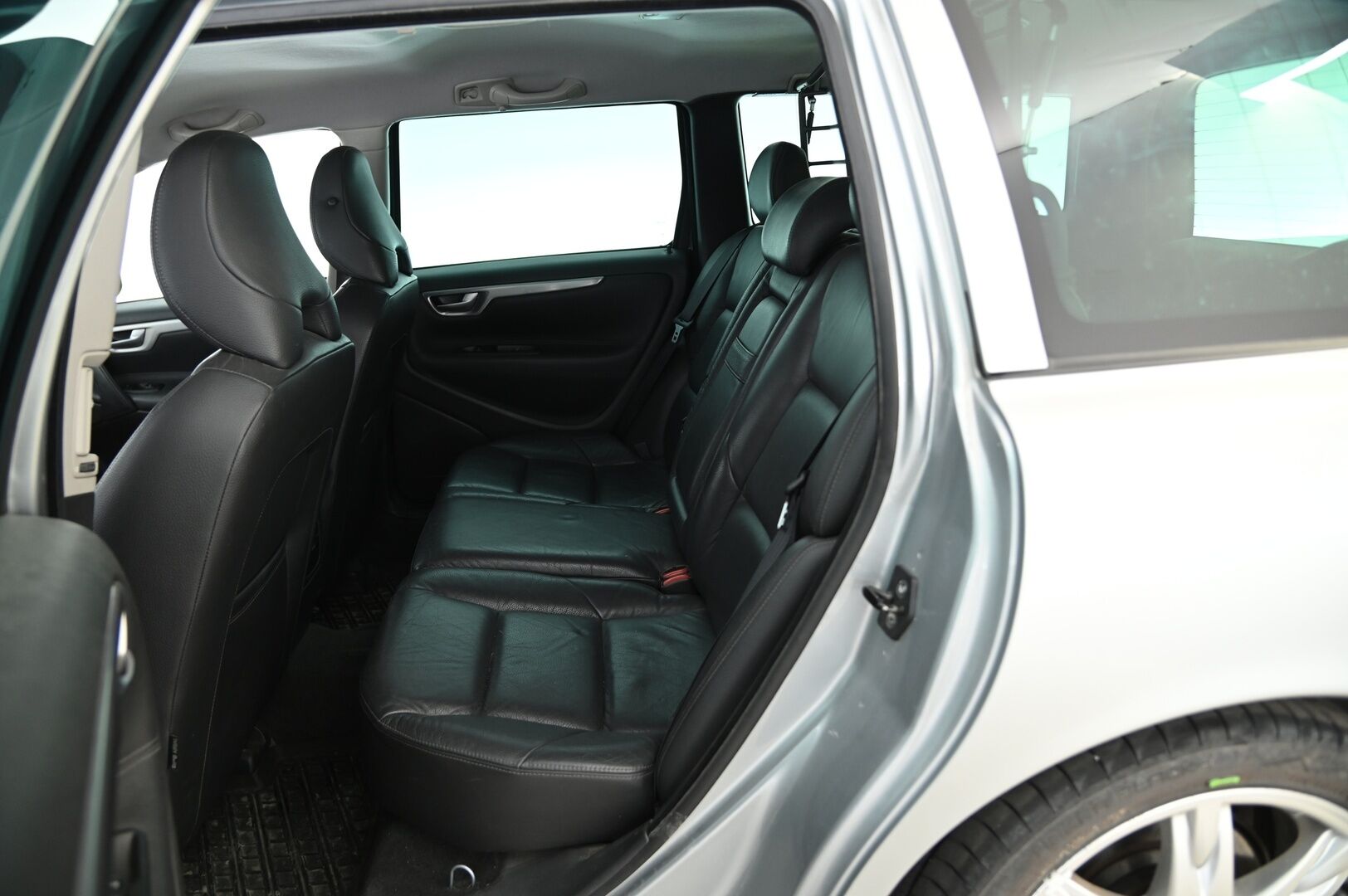 Volvo V70 2007 V70 2.4 *MYYDÄÄN HUUTOKAUPAT .COM* - Myydään huutokaupat.com