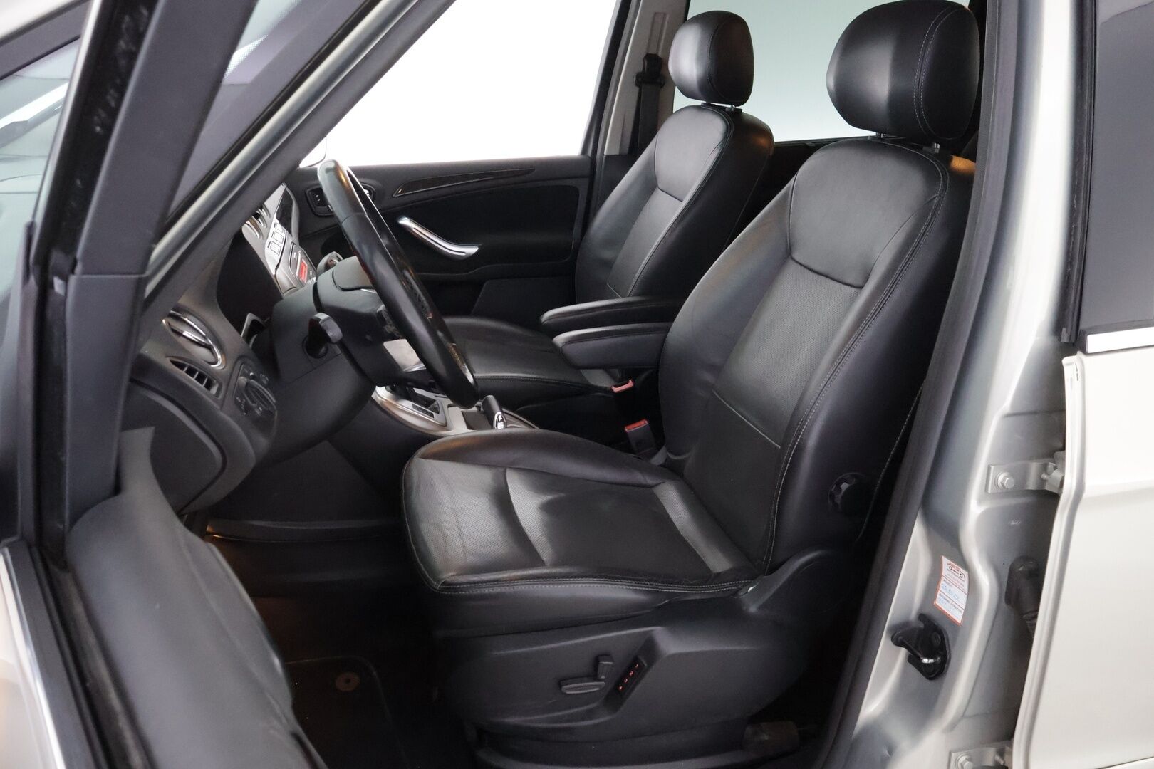 Ford Galaxy 2010 2,0 TDCi 140 hv autom. DPF Ghia Business A6 5-ovinen - YritysOutlet - Myydään vain yrityksille