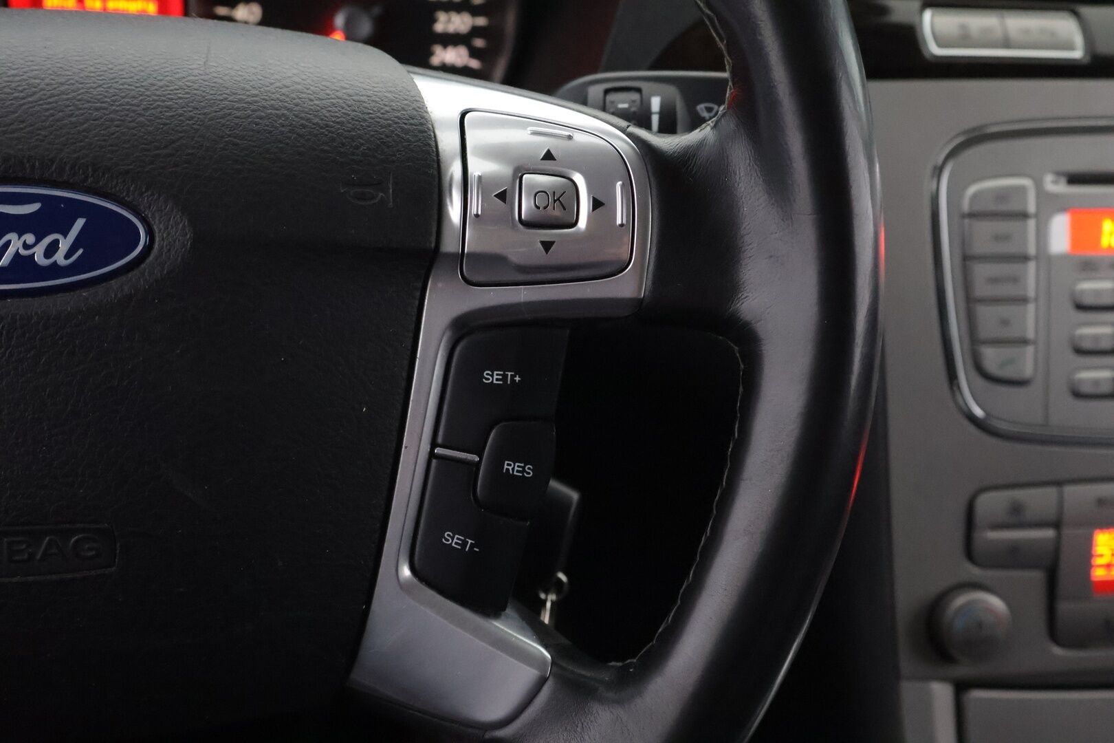 Ford Galaxy 2010 2,0 TDCi 140 hv autom. DPF Ghia Business A6 5-ovinen - YritysOutlet - Myydään vain yrityksille