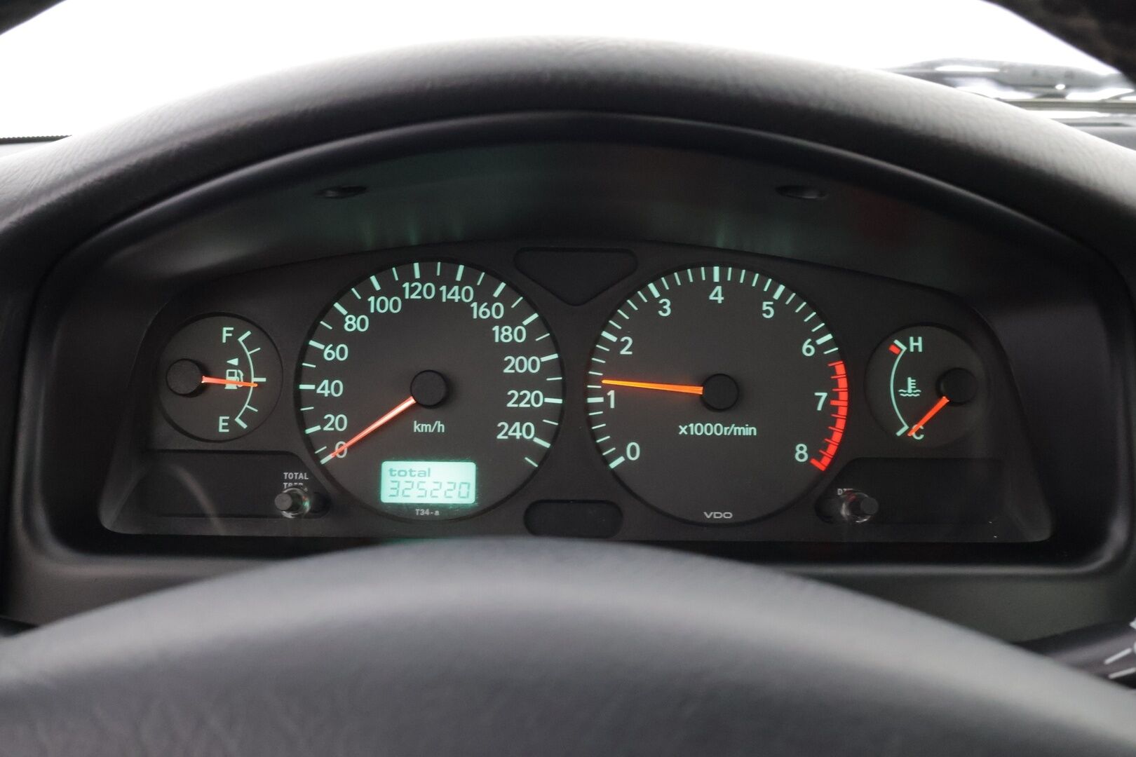 Toyota Avensis 2002 MYYDÄÄN HUUTOKAUPAT.COM!