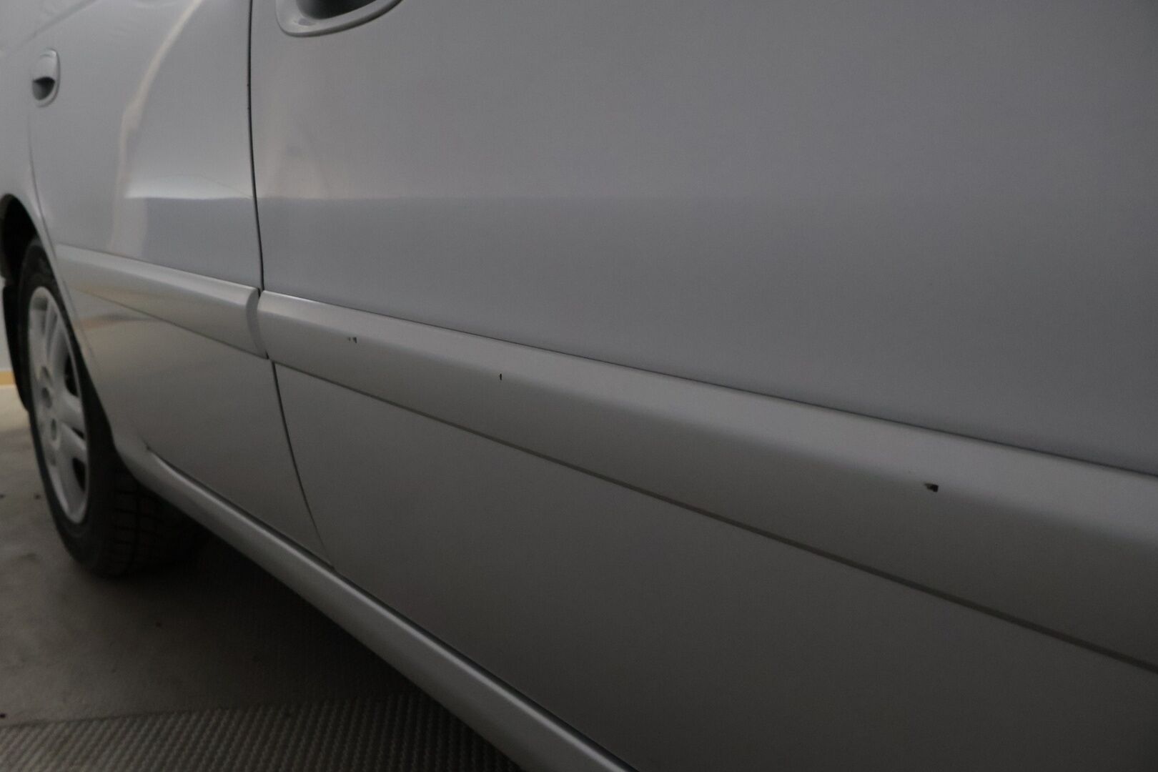 Toyota Avensis 2002 MYYDÄÄN HUUTOKAUPAT.COM!