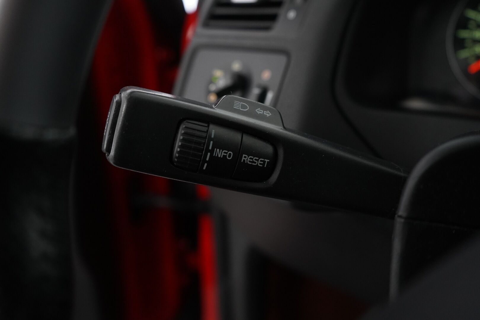 Volvo C30 2007 T5 (220 hv) Summum aut *BLIS / Muistipenkki / Tutkat / Nahat* - TODELLA säännölliset huollot / Jakohihna vaihdettu 09.2025 / Suomi-auto / Kahdet renkaat aluvantein