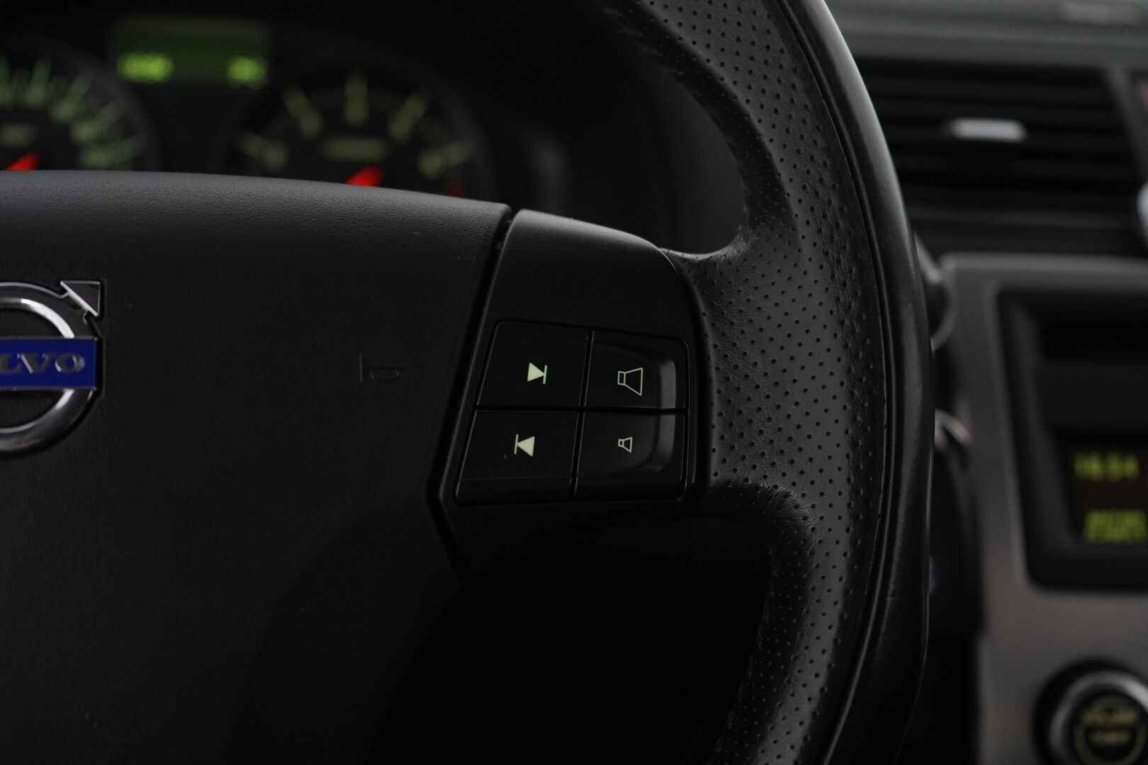 Volvo C30 2007 T5 (220 hv) Summum aut *BLIS / Muistipenkki / Tutkat / Nahat* - TODELLA säännölliset huollot / Jakohihna vaihdettu 09.2025 / Suomi-auto / Kahdet renkaat aluvantein