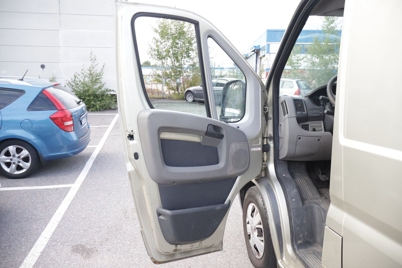 Fiat Ducato 2007 Maxi 20 2,3 Multijet (H3L3) 15 m3 , ka - Myydään vain Yritys-Outlet | Myydään vain Huutokaupat.com | TODELLA SIISTI JA RUOSTEETON | Webasto | Koukku | 2x renkaat ja vanteet