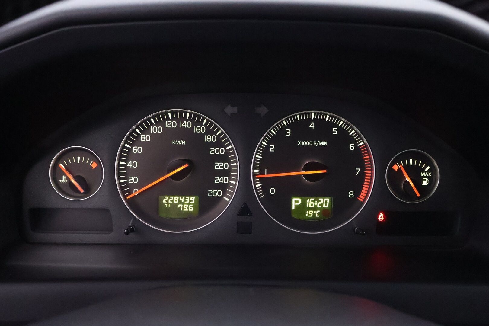 Volvo V70 2007 MYYDÄÄN HUUTOKAUPAT.COM! - MYYDÄÄN HUUTOKAUPAT.COM!