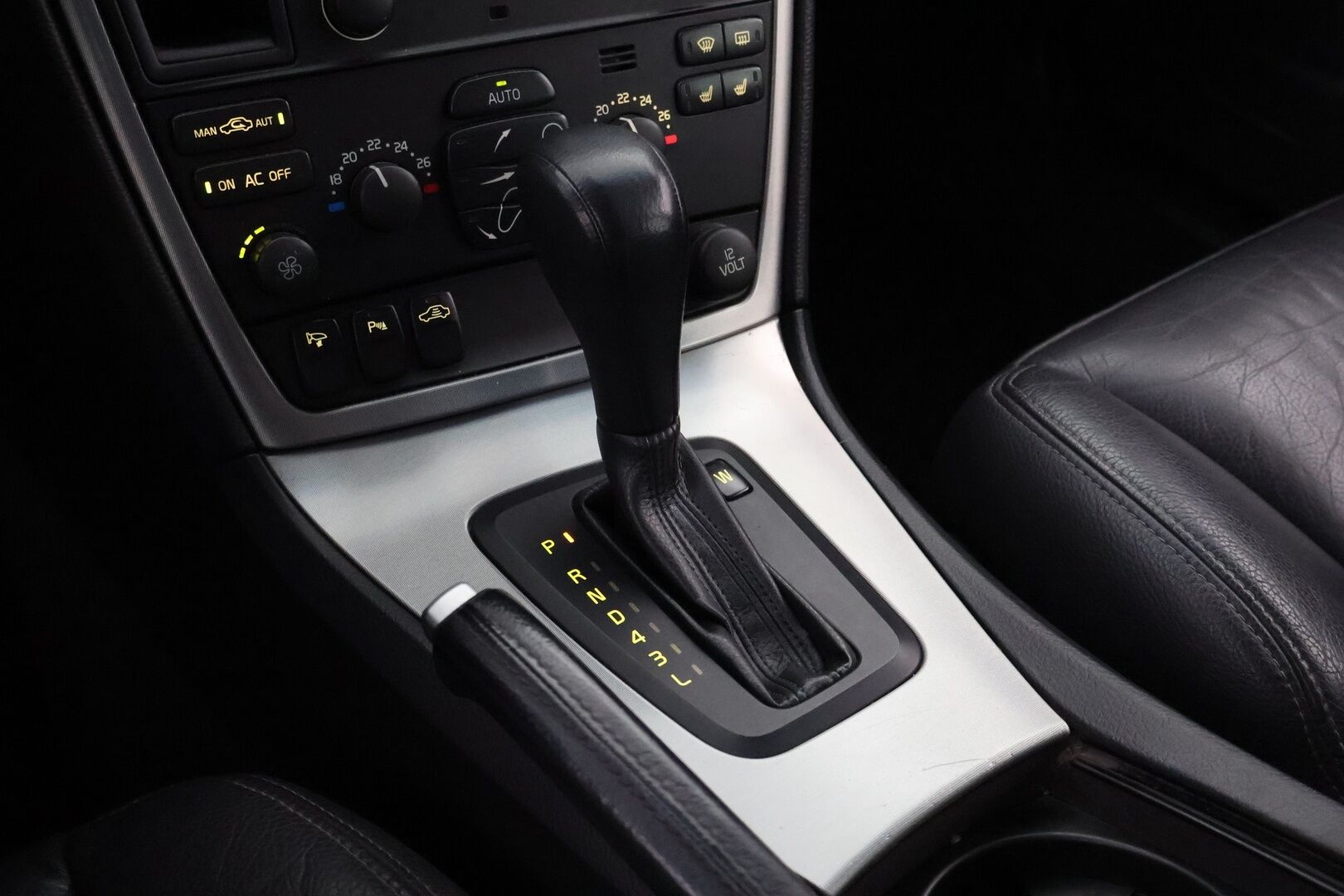 Volvo V70 2007 MYYDÄÄN HUUTOKAUPAT.COM! - MYYDÄÄN HUUTOKAUPAT.COM!