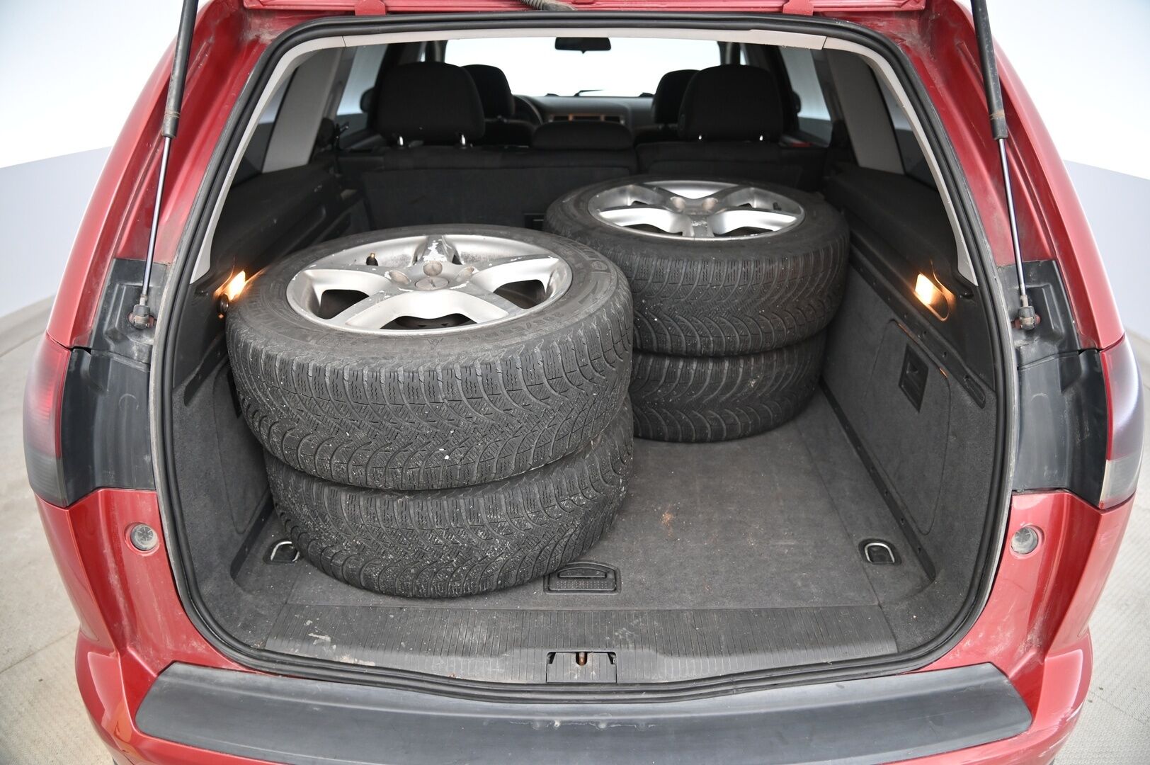 Opel Vectra 2006 2.8 V6 TURBO*Tämä auto myydään YritysOutletissa vain yrityksille /  Lohko / Koukku / 2x alut* - *TÄMÄ AUTO MYYDÄÄN YRITISOUTLETISSA VAIN YRITYKSILLE*