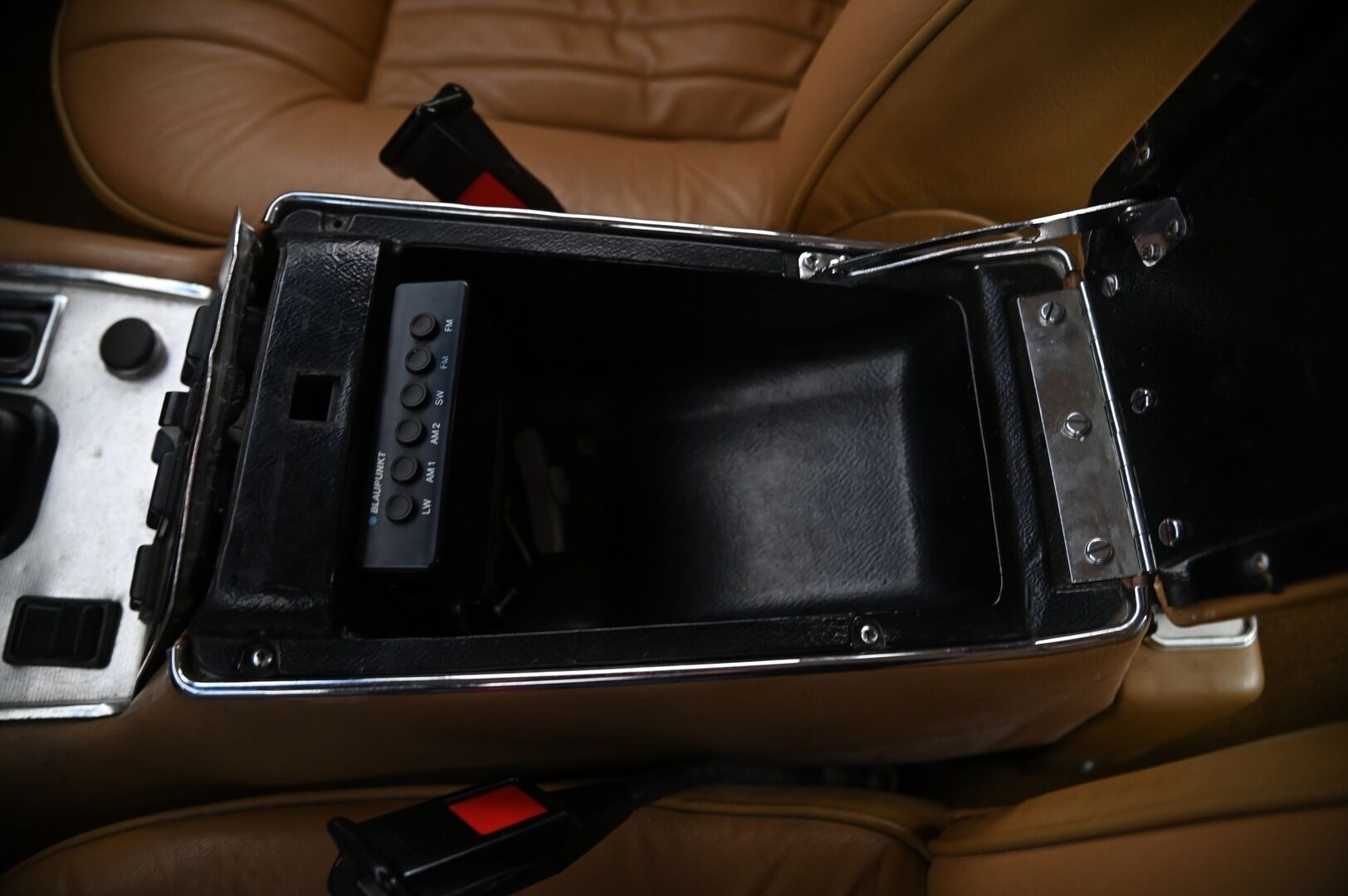 Jaguar XJ6 1978 4.2*Myydään Huutokaupat.com*