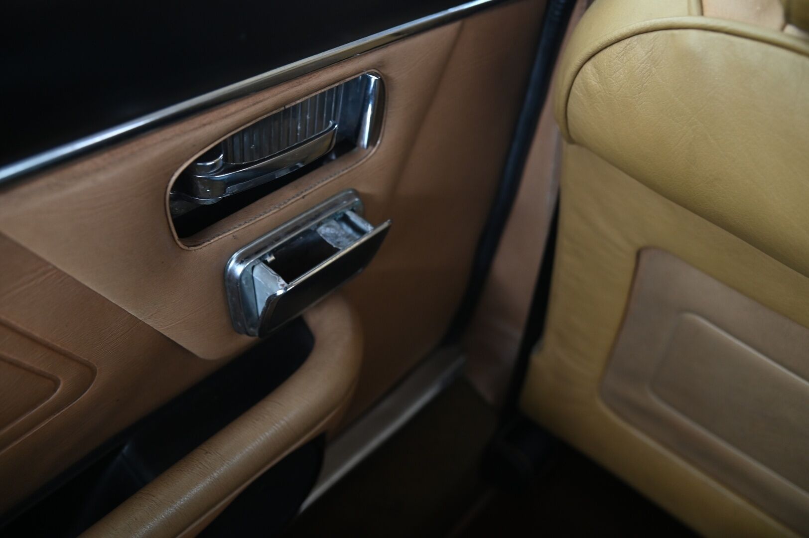 Jaguar XJ6 1978 4.2*Myydään Huutokaupat.com*