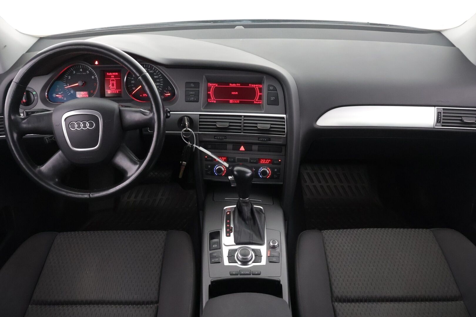 Audi A6 2006 5D A6 AVANT 2.4 AUTOMATIC-4F/286 - Huutokaupat.com / Aukoton katsastus historia / 2 hyvät renkaat / Katso huollot!