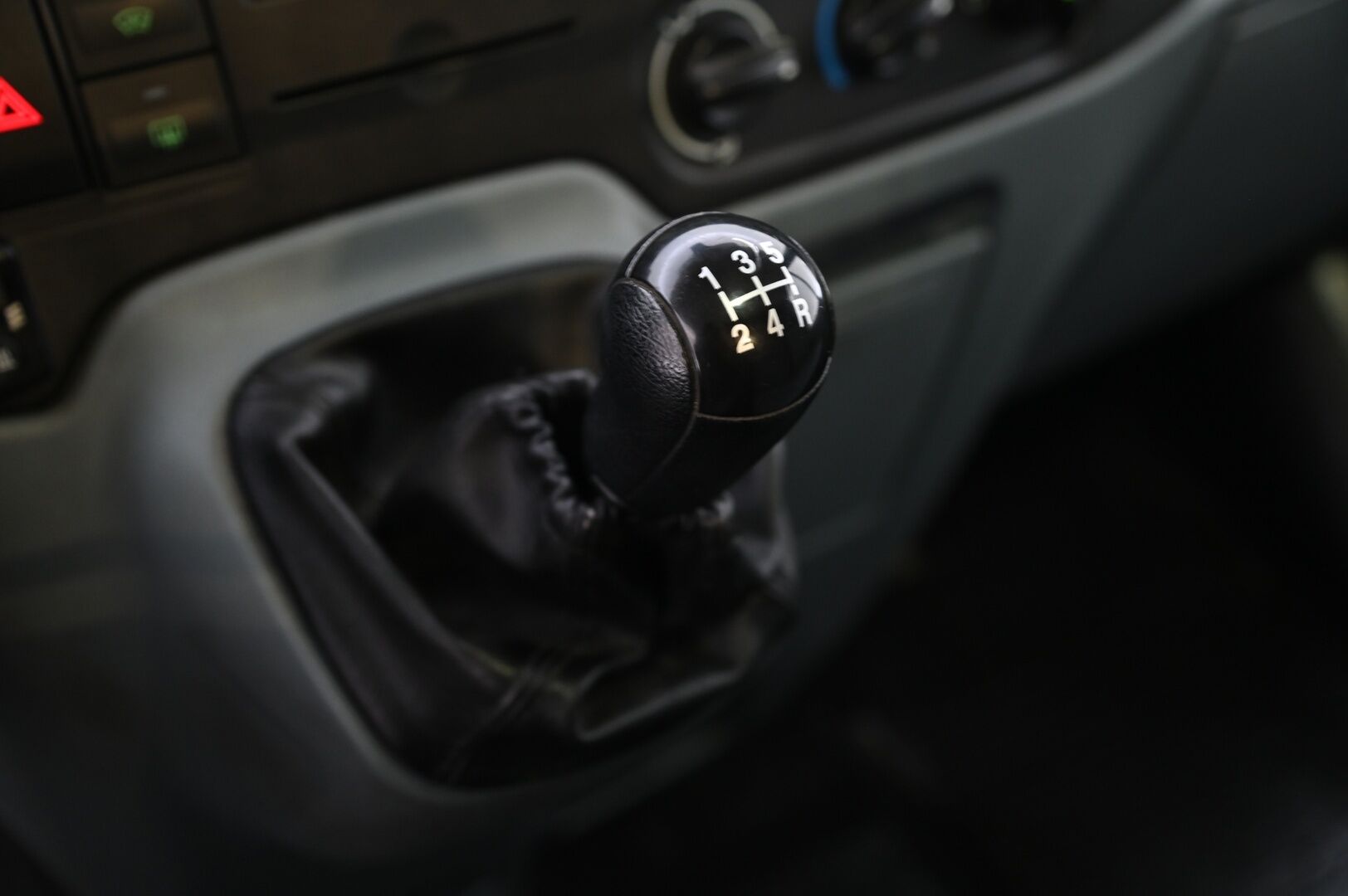 Ford Transit 2007 TRANSIT 300M LOW VAN * * -YritysOutlet - Myydään vain yrityksille / Läpijuostava - * Tämä auto myydään YritysOutlet -valikoimasta vain yritykselle * 