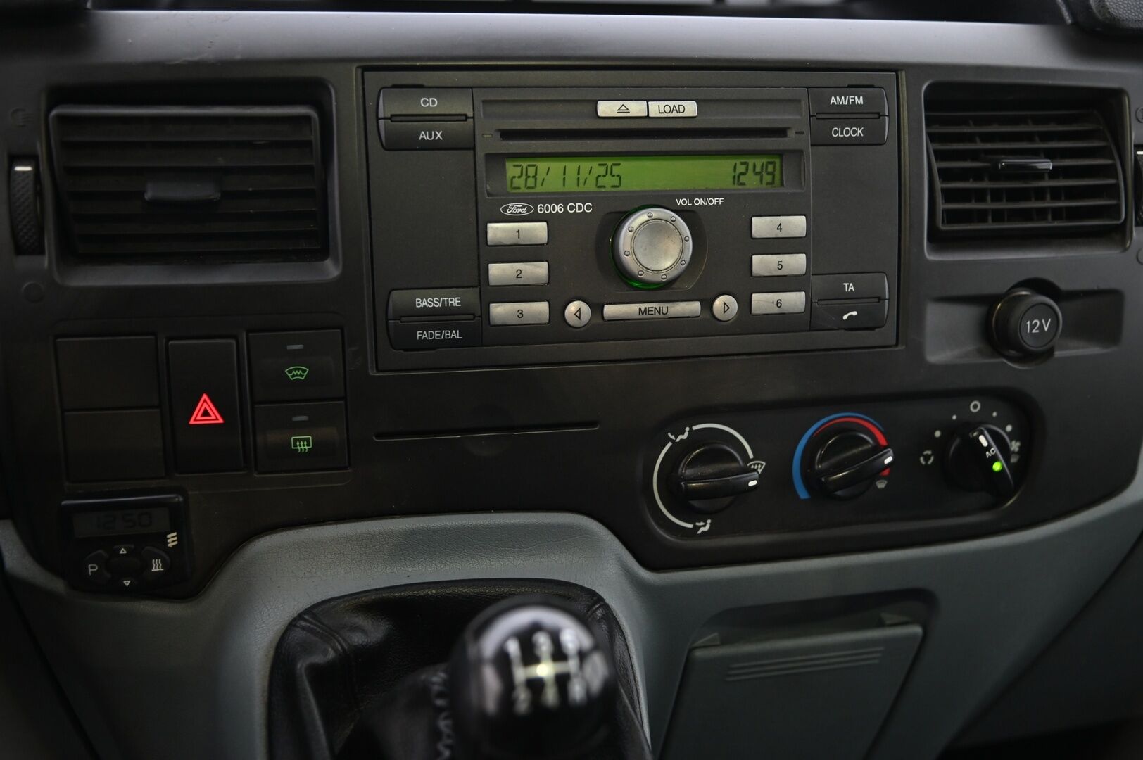 Ford Transit 2007 TRANSIT 300M LOW VAN * * -YritysOutlet - Myydään vain yrityksille / Läpijuostava - * Tämä auto myydään YritysOutlet -valikoimasta vain yritykselle * 