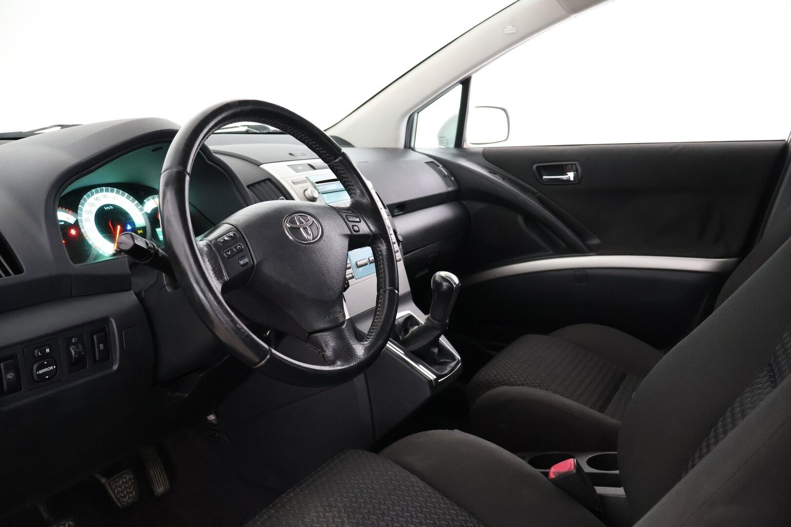 Toyota Corolla Verso 2008 2,2 D-4D 136 Clean Power Linea Sol Plus | Myydään huutokaupat.com:issa - Myydään huutokaupat.com:issa