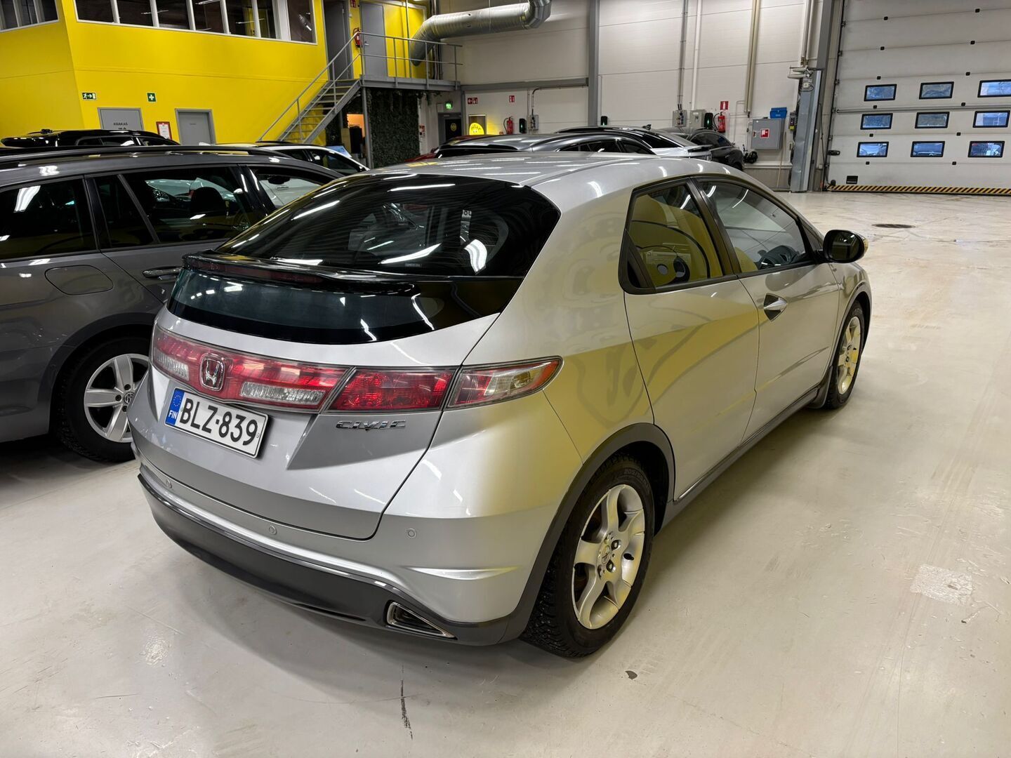Honda Civic 2009 5D 1,8i Sport *Suomi-auto / Lohko / Vakkari / Tutkat* - 2x Renkaat & Vanteet / Juuri saapunut!