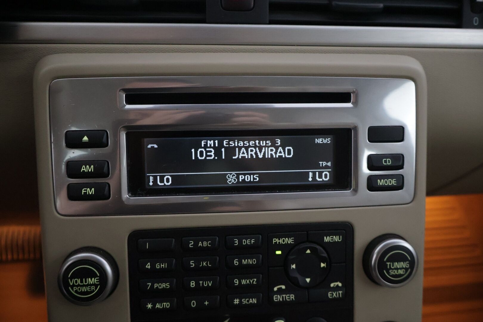 Volvo XC70 2009 D5 AWD Ocean Race aut - | Adapt. Cruise | Kaistavahti | Vetokoukku | Webasto | Nahkapenkit | BLIS | 3 om. Suomi-Auto | Jakopää vaihdettu 341tkm | Todella särmä huoltohistoria |