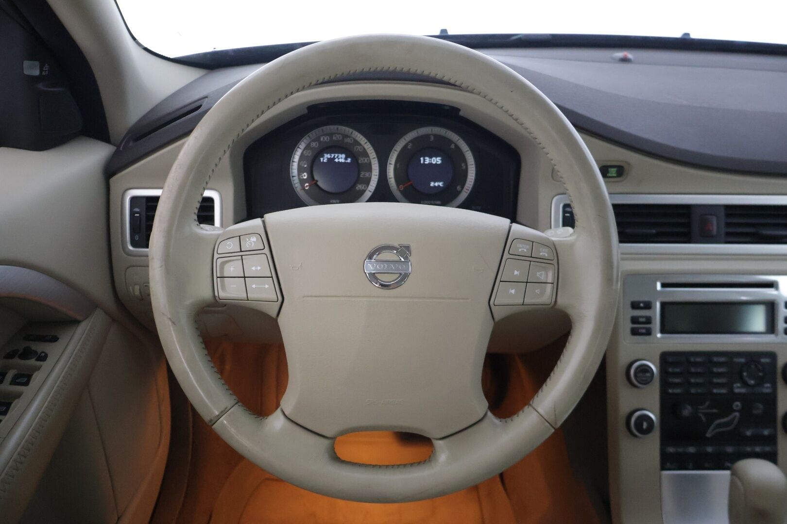 Volvo XC70 2009 D5 AWD Ocean Race aut - | Adapt. Cruise | Kaistavahti | Vetokoukku | Webasto | Nahkapenkit | BLIS | 3 om. Suomi-Auto | Jakopää vaihdettu 341tkm | Todella särmä huoltohistoria |