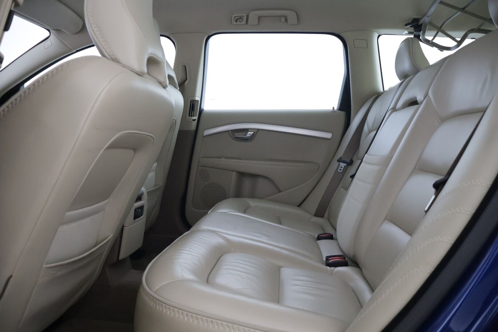 Volvo XC70 2009 D5 AWD Ocean Race aut - | Adapt. Cruise | Kaistavahti | Vetokoukku | Webasto | Nahkapenkit | BLIS | 3 om. Suomi-Auto | Jakopää vaihdettu 341tkm | Todella särmä huoltohistoria |