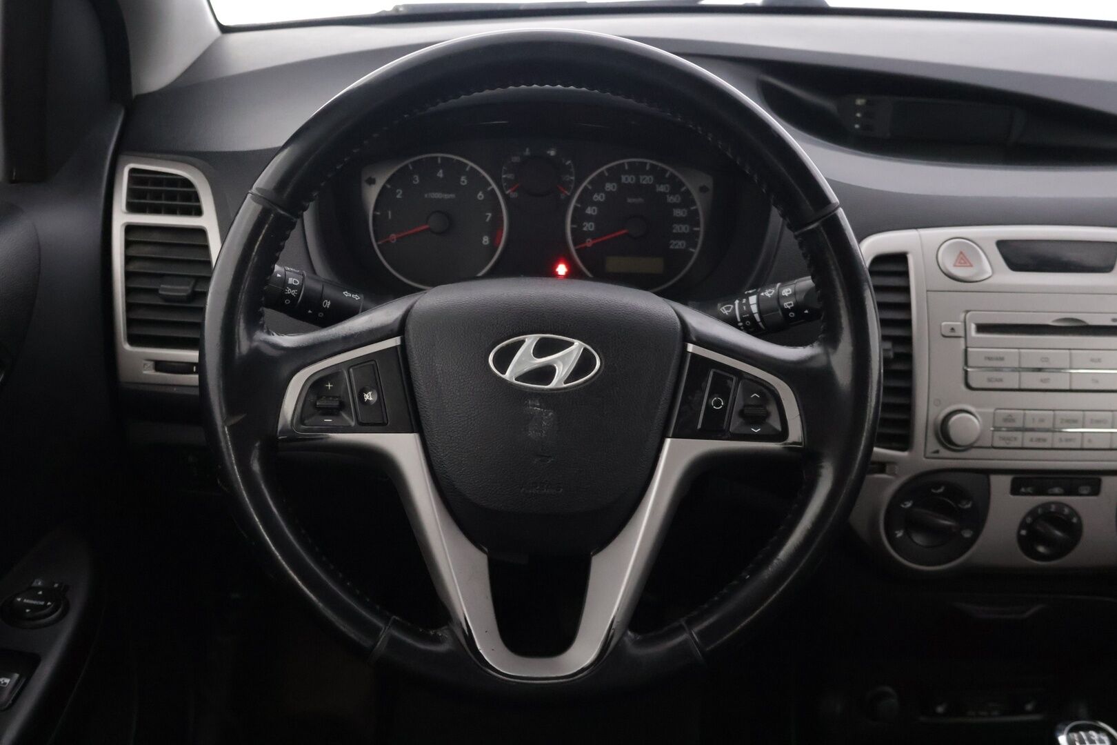Hyundai i20 2009 1,4 Comfort 5d - YritysOutlet - Myydään vain yrityksille