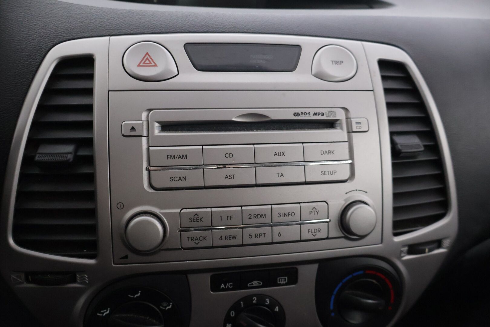 Hyundai i20 2009 1,4 Comfort 5d - YritysOutlet - Myydään vain yrityksille