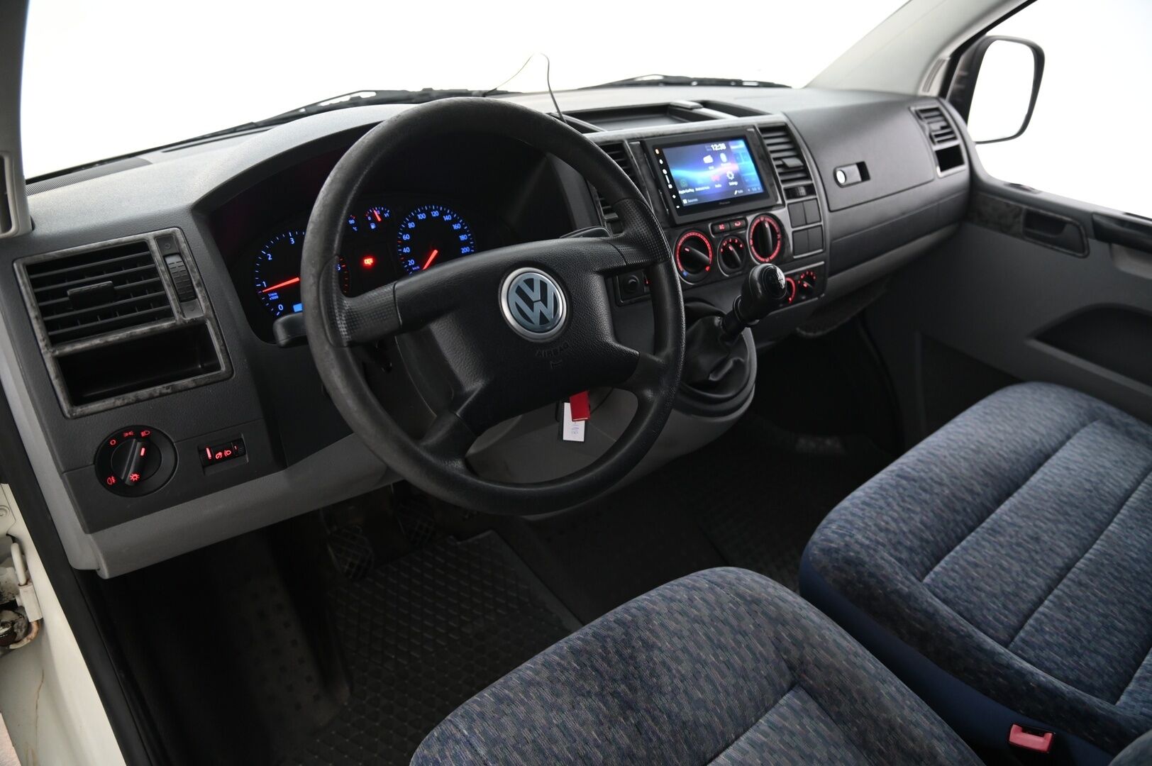 Volkswagen Transporter 2007 TRANSPORTER 2.5TDI 4MOTION-7HCA-KOMBI-N-4X4/340 - 9 Paikkainen harvinaisuus TULOSSA MYYNTIIN! 