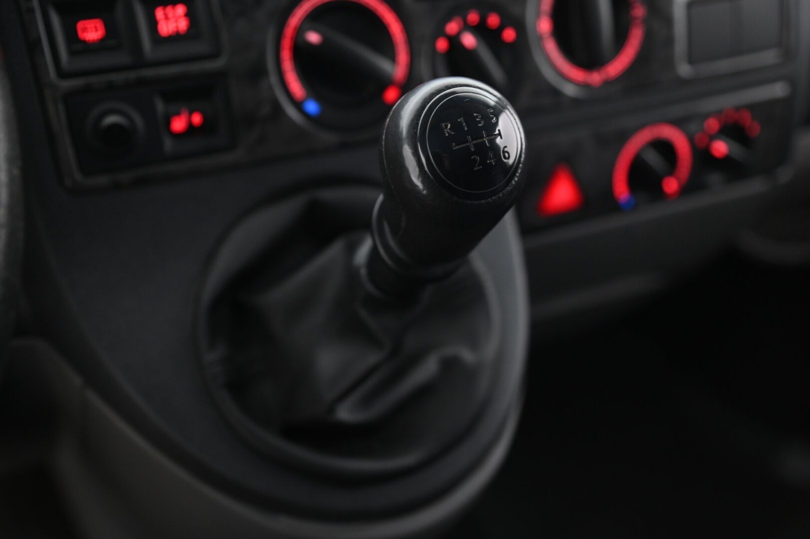 Volkswagen Transporter 2007 TRANSPORTER 2.5TDI 4MOTION-7HCA-KOMBI-N-4X4/340 - 9 Paikkainen harvinaisuus TULOSSA MYYNTIIN! 