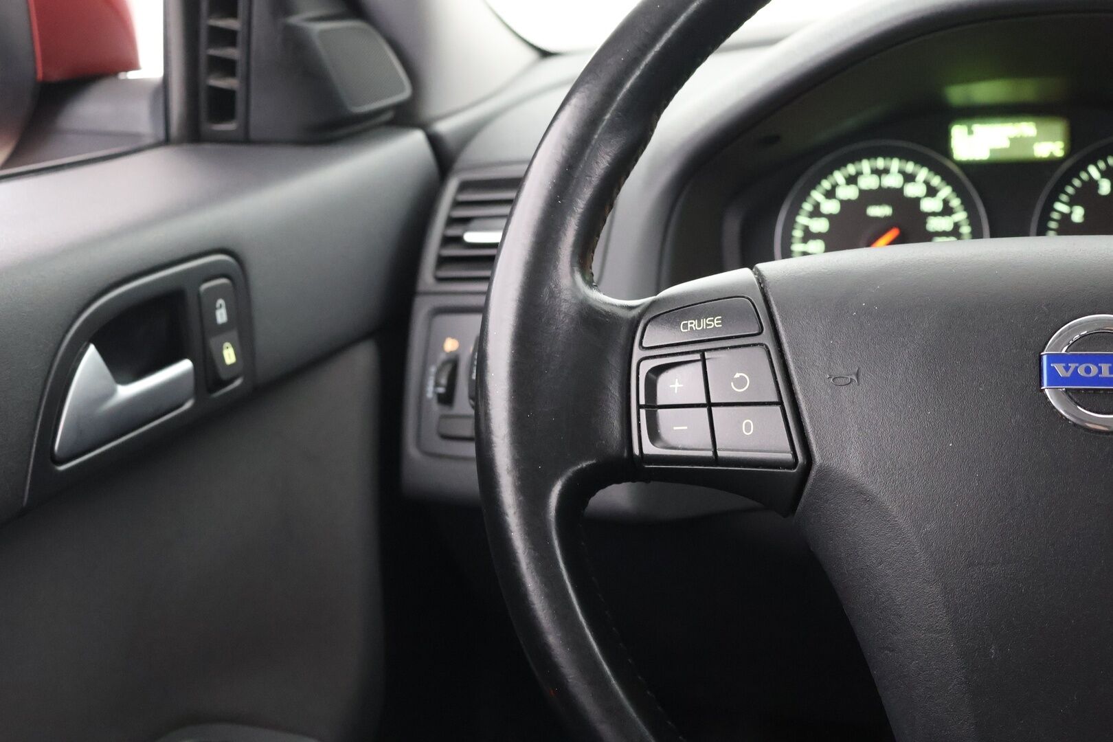 Volvo V50 2011 1,6 Kinetic man | Myydään huutokaupat.comissa |