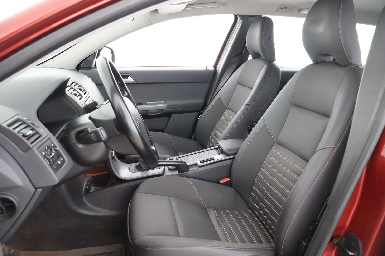 Volvo V50 2011 1,6 Kinetic man | Myydään huutokaupat.comissa |