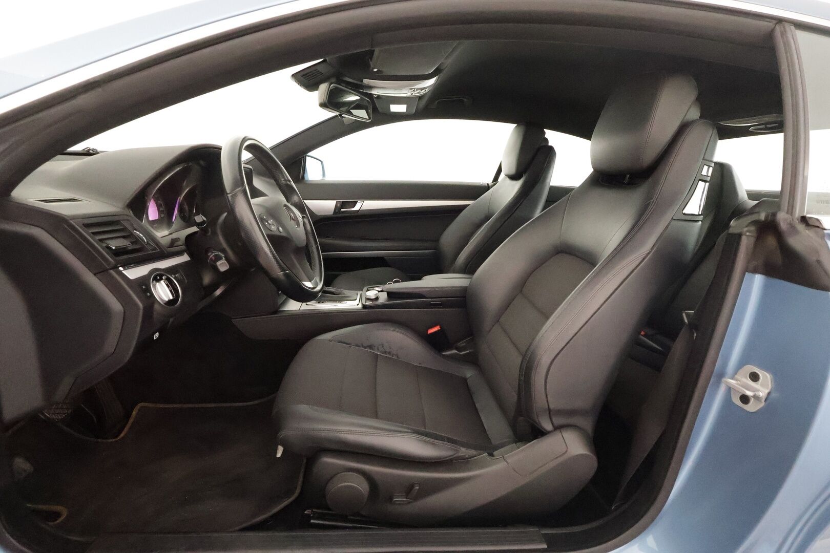 Mercedes-Benz E 2011 220 CDI BE Coupé A **Suomi-auto / Lohkolämmitin Sisäpistokkeella / Vakkari / Aut. Ilmastointi / Puolnahat**