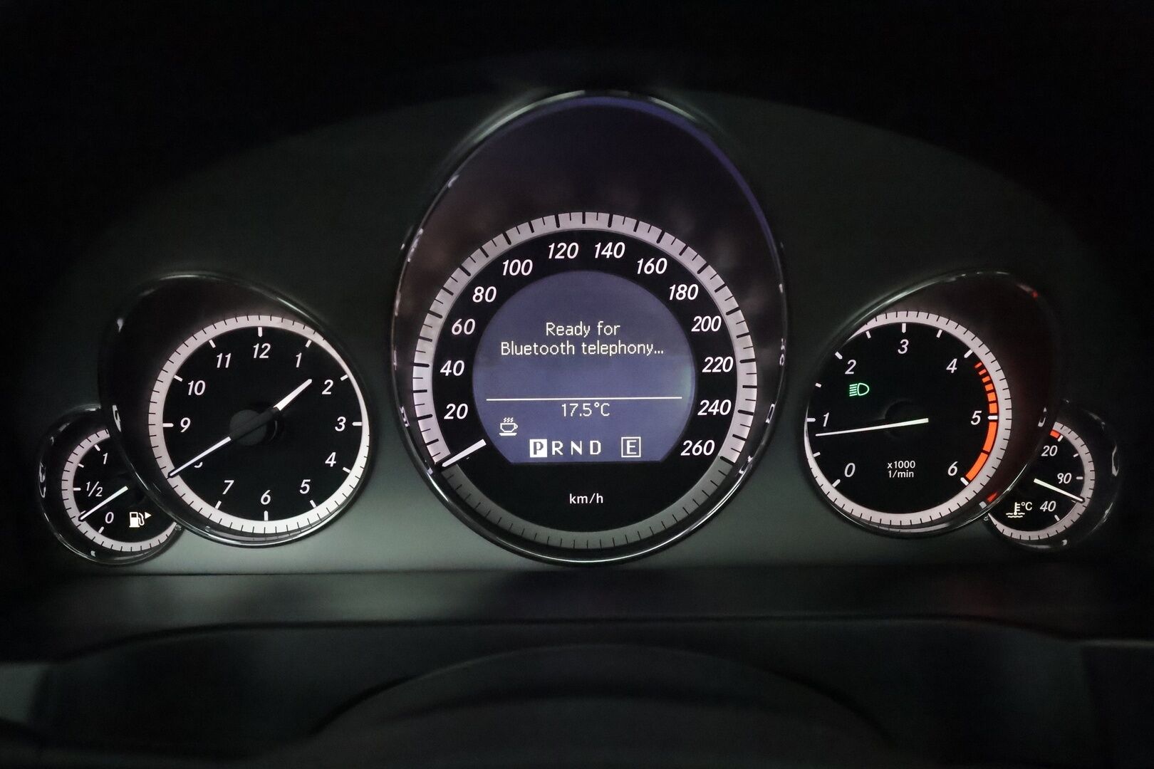Mercedes-Benz E 2011 220 CDI BE Coupé A **Suomi-auto / Lohkolämmitin Sisäpistokkeella / Vakkari / Aut. Ilmastointi / Puolnahat**