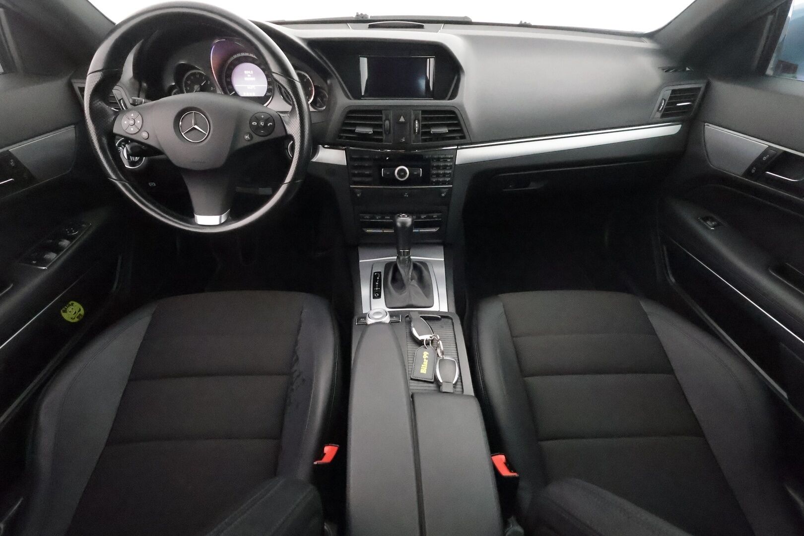 Mercedes-Benz E 2011 220 CDI BE Coupé A **Suomi-auto / Lohkolämmitin Sisäpistokkeella / Vakkari / Aut. Ilmastointi / Puolnahat**
