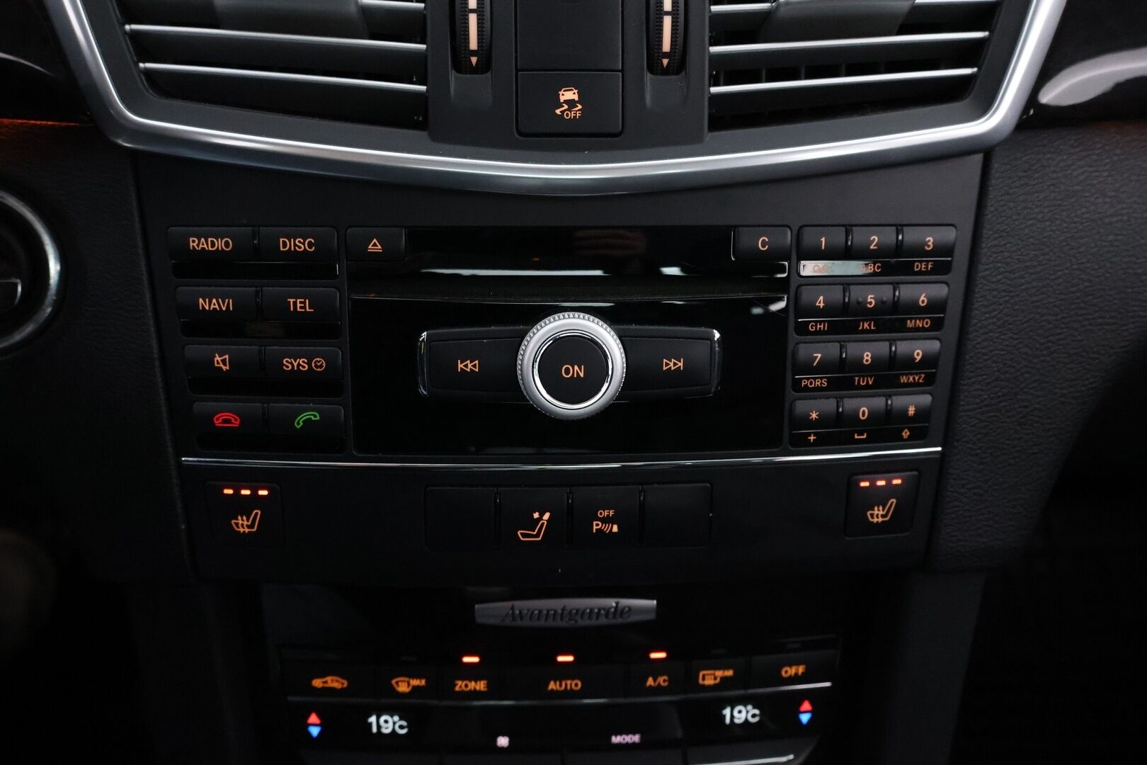 Mercedes-Benz E 2009 250 CDI A Premium Business - Vakkari / Comand Navi / Puolinahkasisusta / Lohko & Sisäpistoke / Sähköpenkit / Juuri tullut Tampereelle!