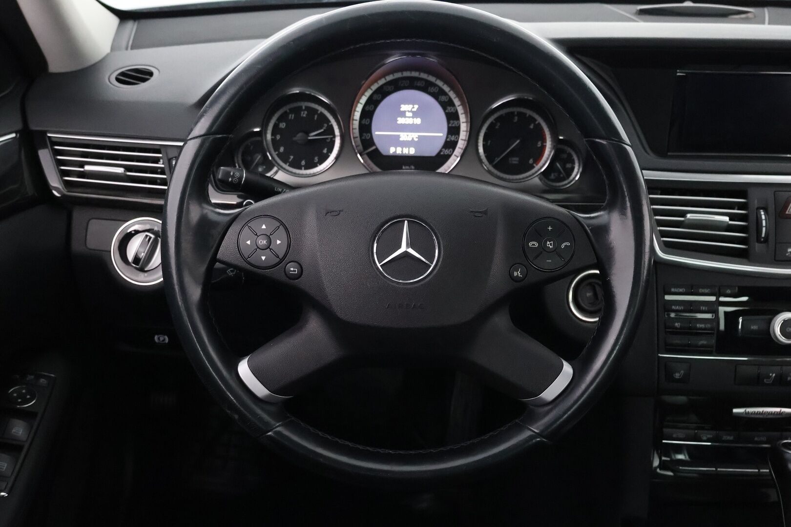 Mercedes-Benz E 2009 250 CDI A Premium Business - Vakkari / Comand Navi / Puolinahkasisusta / Lohko & Sisäpistoke / Sähköpenkit / Juuri tullut Tampereelle!