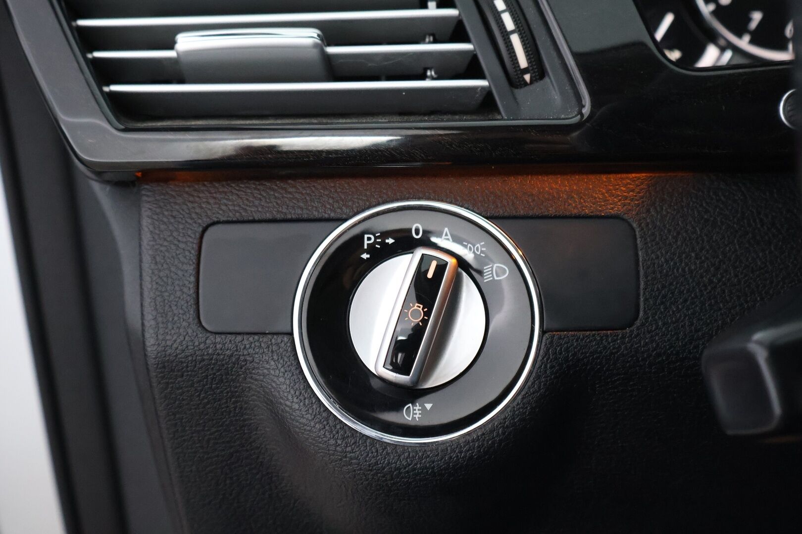 Mercedes-Benz E 2009 250 CDI A Premium Business - Vakkari / Comand Navi / Puolinahkasisusta / Lohko & Sisäpistoke / Sähköpenkit / Juuri tullut Tampereelle!