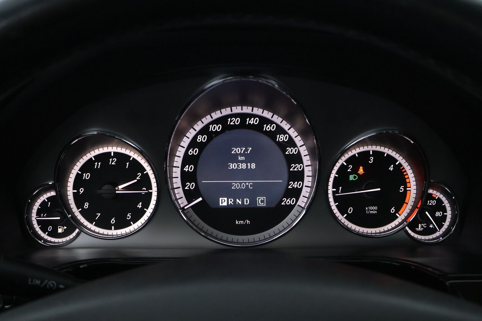 Mercedes-Benz E 2009 250 CDI A Premium Business - Vakkari / Comand Navi / Puolinahkasisusta / Lohko & Sisäpistoke / Sähköpenkit / Juuri tullut Tampereelle!