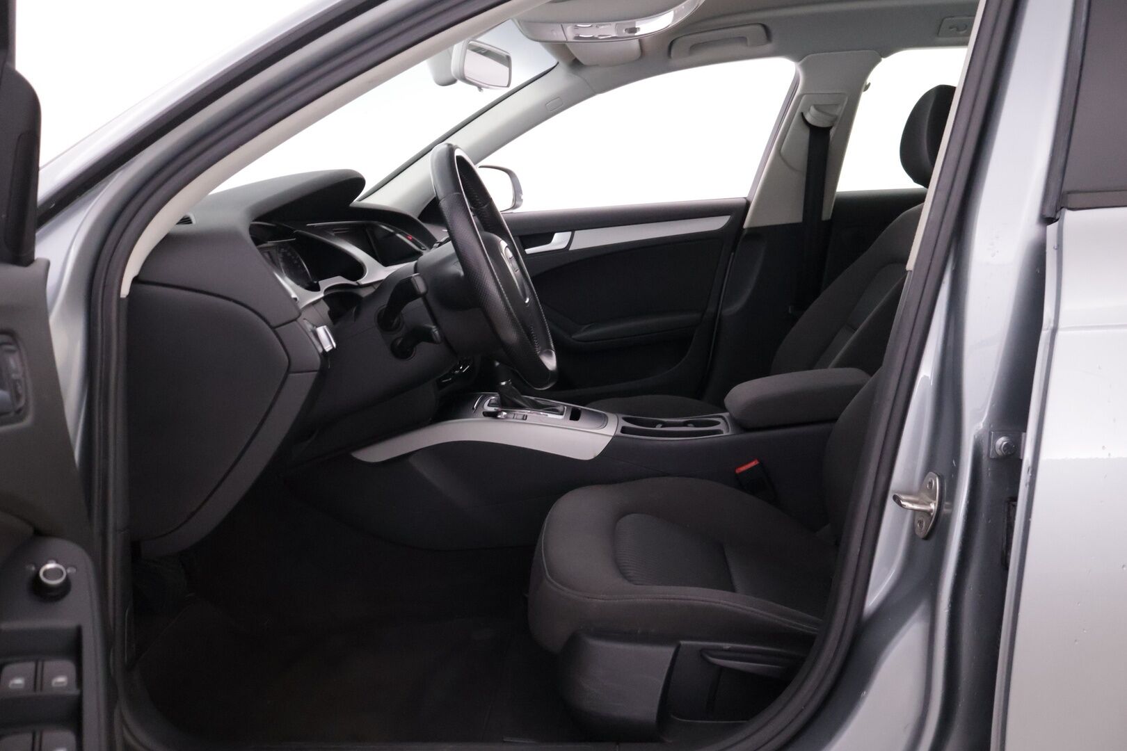 Audi A4 2010 Avant 2,0 TFSI quattro 30v S tronic - YritysOutlet - Myydään vain yrityksille - Hyvä huoltohistoria / Koukku / Kahdet renkaat! 