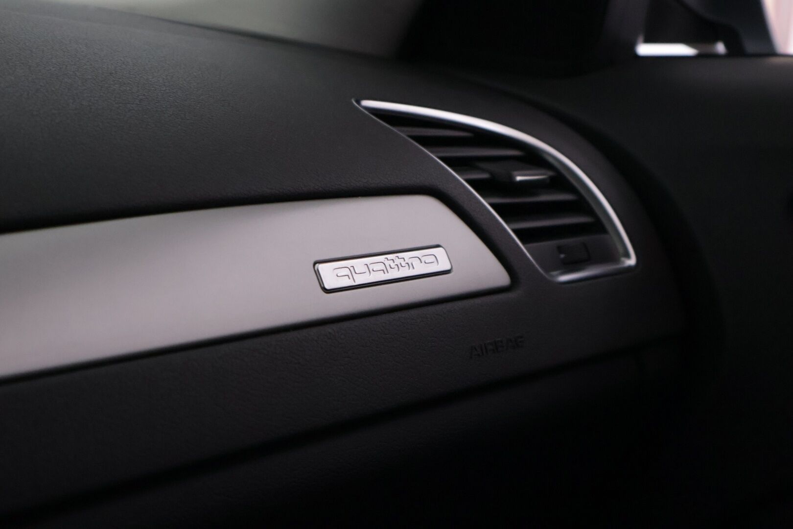 Audi A4 2010 Avant 2,0 TFSI quattro 30v S tronic - YritysOutlet - Myydään vain yrityksille - Hyvä huoltohistoria / Koukku / Kahdet renkaat! 