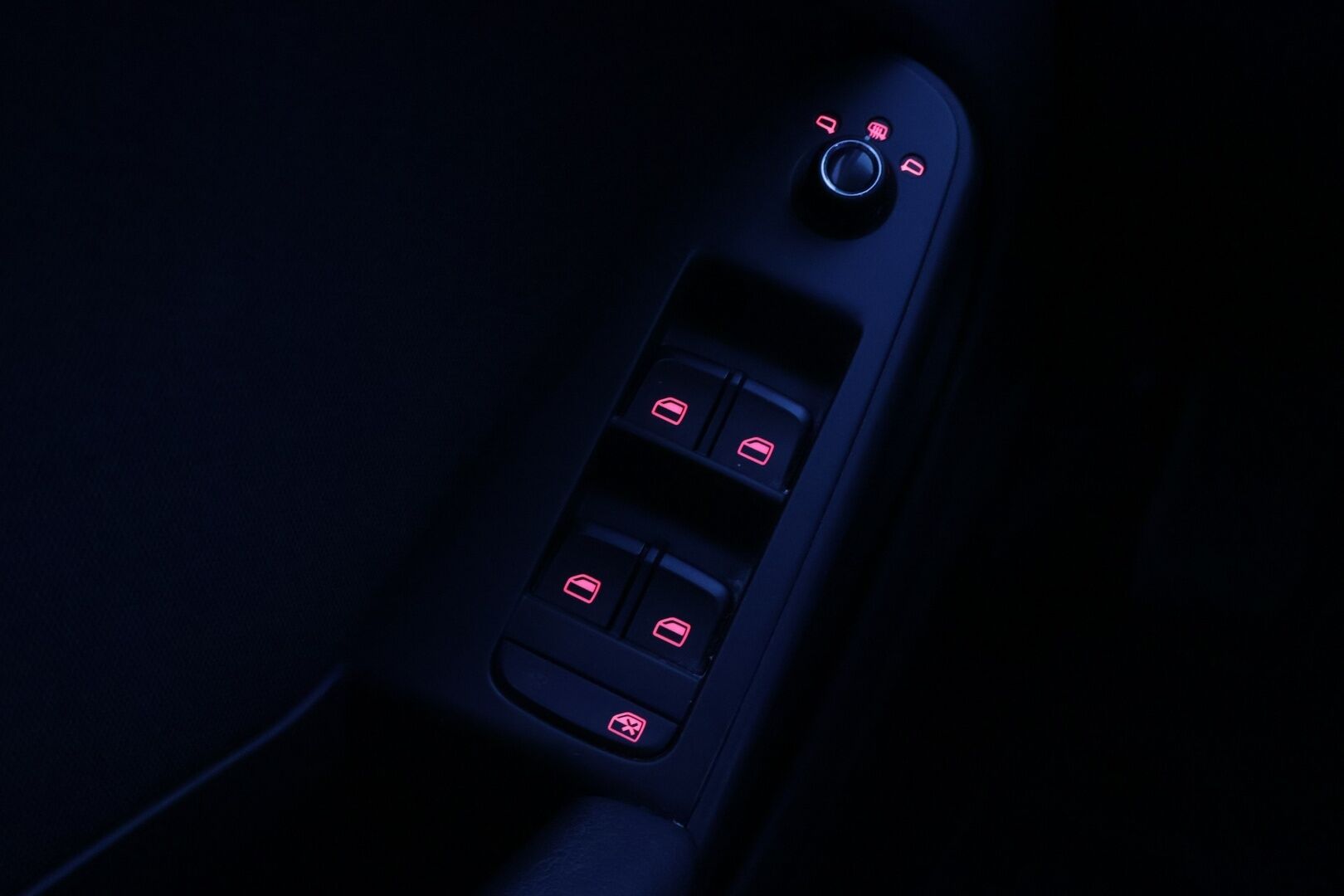 Audi A4 2010 Avant 2,0 TFSI quattro 30v S tronic - YritysOutlet - Myydään vain yrityksille - Hyvä huoltohistoria / Koukku / Kahdet renkaat! 