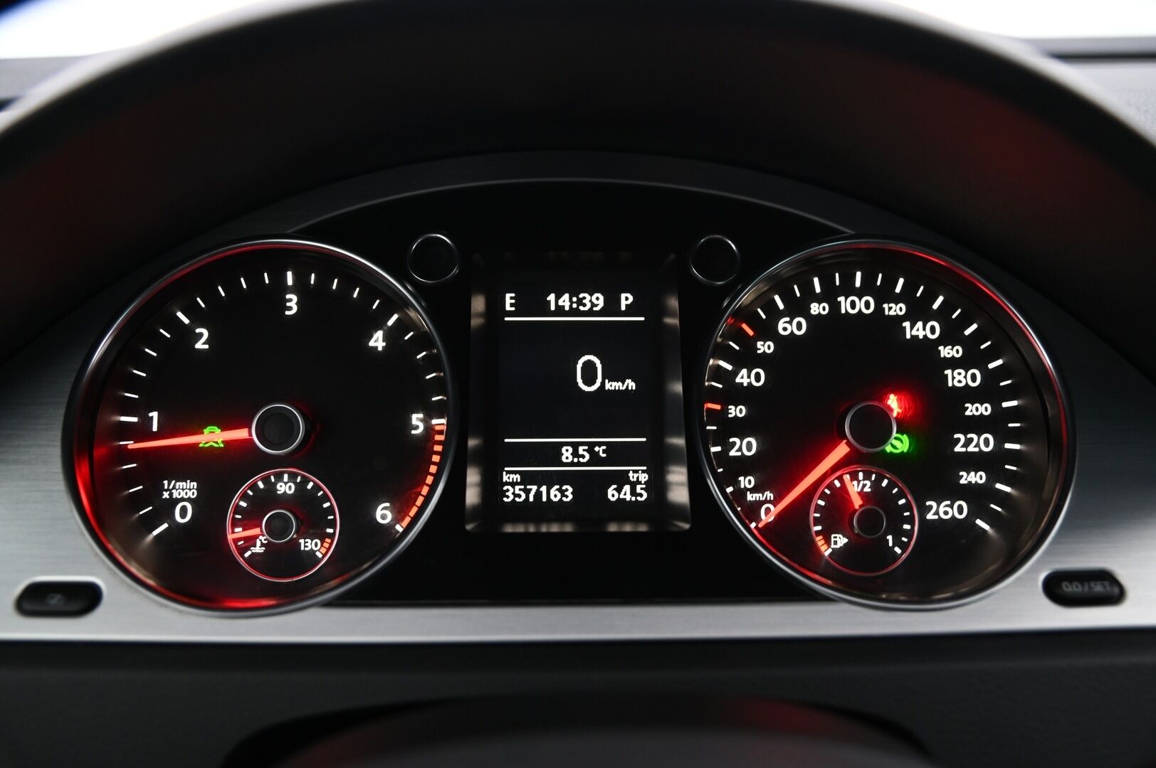 Volkswagen Passat 2010 (NW):	Variant Highline 2,0 TDI 125 kW (170 hv) 4MOTION * MYYDÄÄN - YRITYS OUTLET - MYYDÄÄN - YRITYS OUTLET 