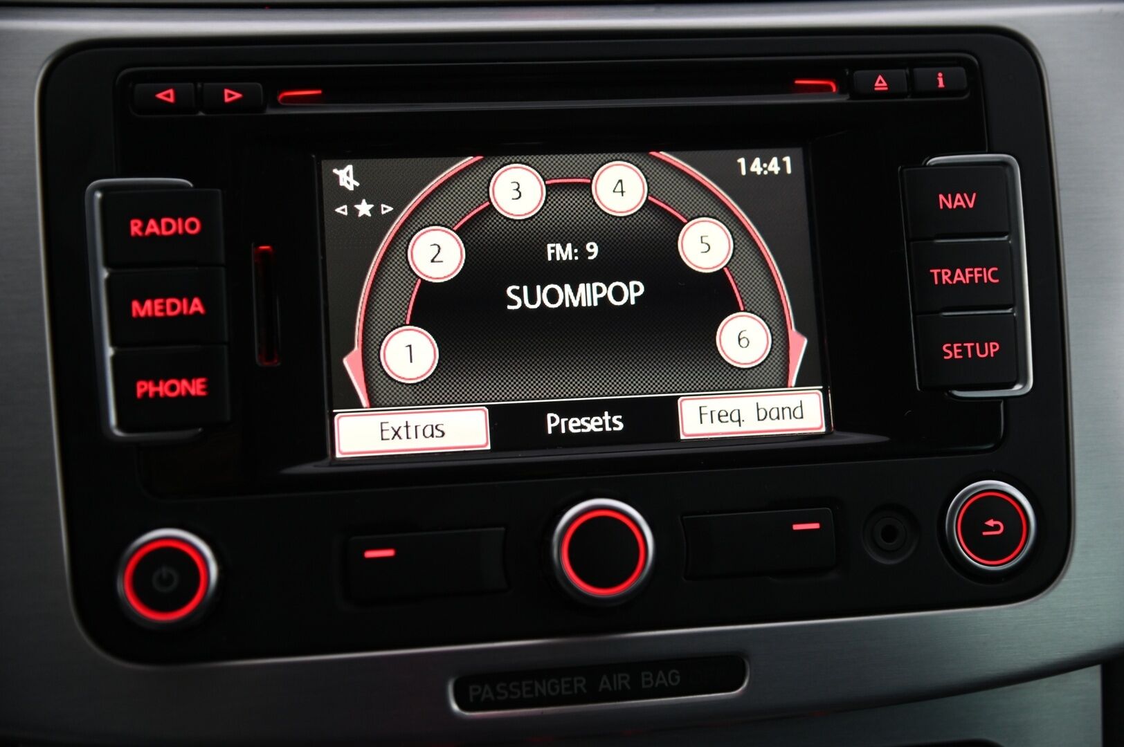 Volkswagen Passat 2010 (NW):	Variant Highline 2,0 TDI 125 kW (170 hv) 4MOTION * MYYDÄÄN - YRITYS OUTLET - MYYDÄÄN - YRITYS OUTLET 