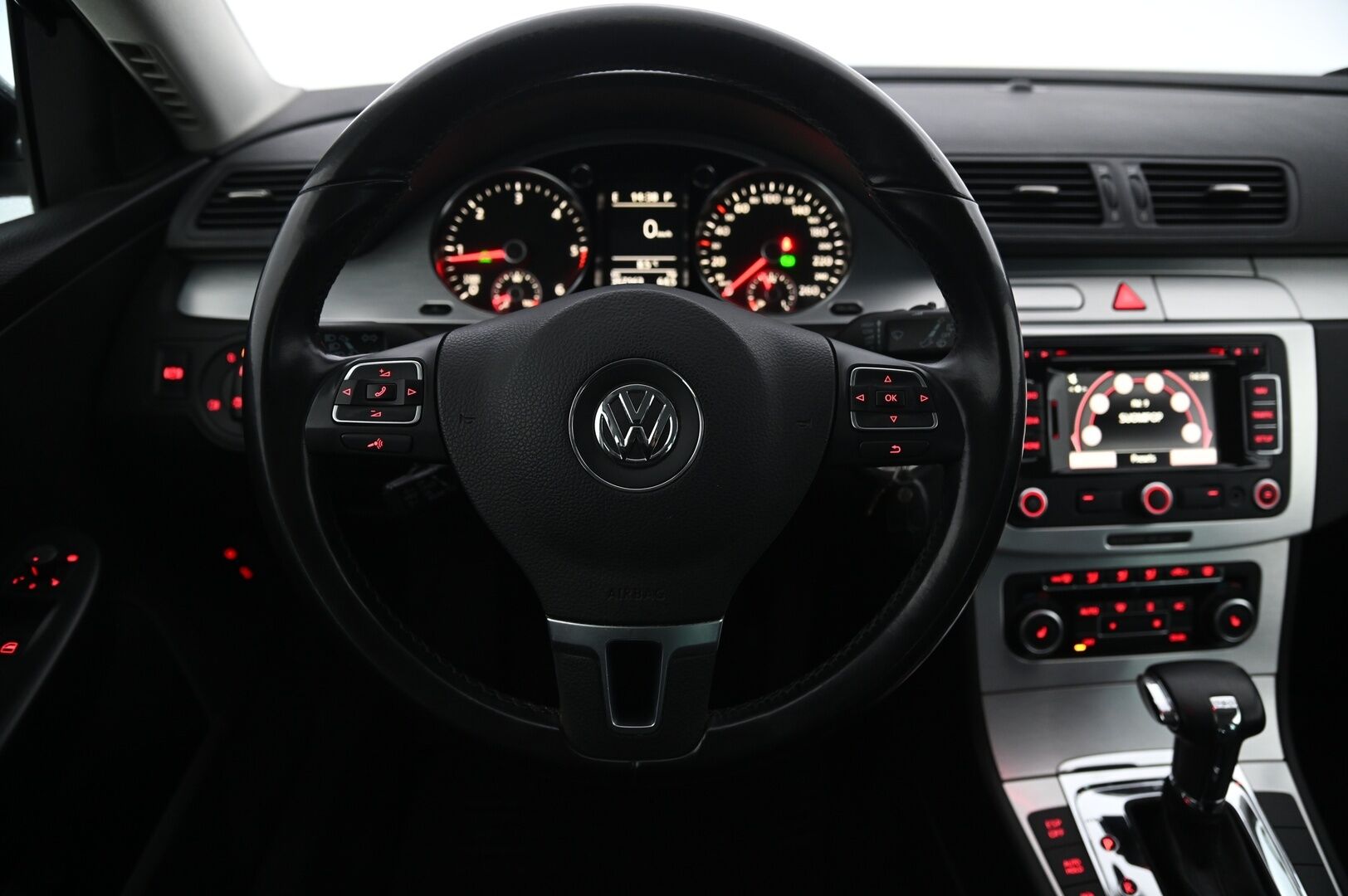 Volkswagen Passat 2010 (NW):	Variant Highline 2,0 TDI 125 kW (170 hv) 4MOTION * MYYDÄÄN - YRITYS OUTLET - MYYDÄÄN - YRITYS OUTLET 