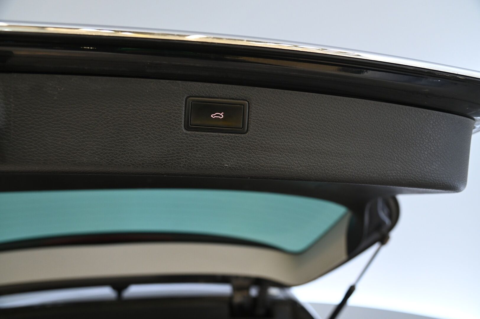 Volkswagen Passat 2010 (NW):	Variant Highline 2,0 TDI 125 kW (170 hv) 4MOTION * MYYDÄÄN - YRITYS OUTLET - MYYDÄÄN - YRITYS OUTLET 