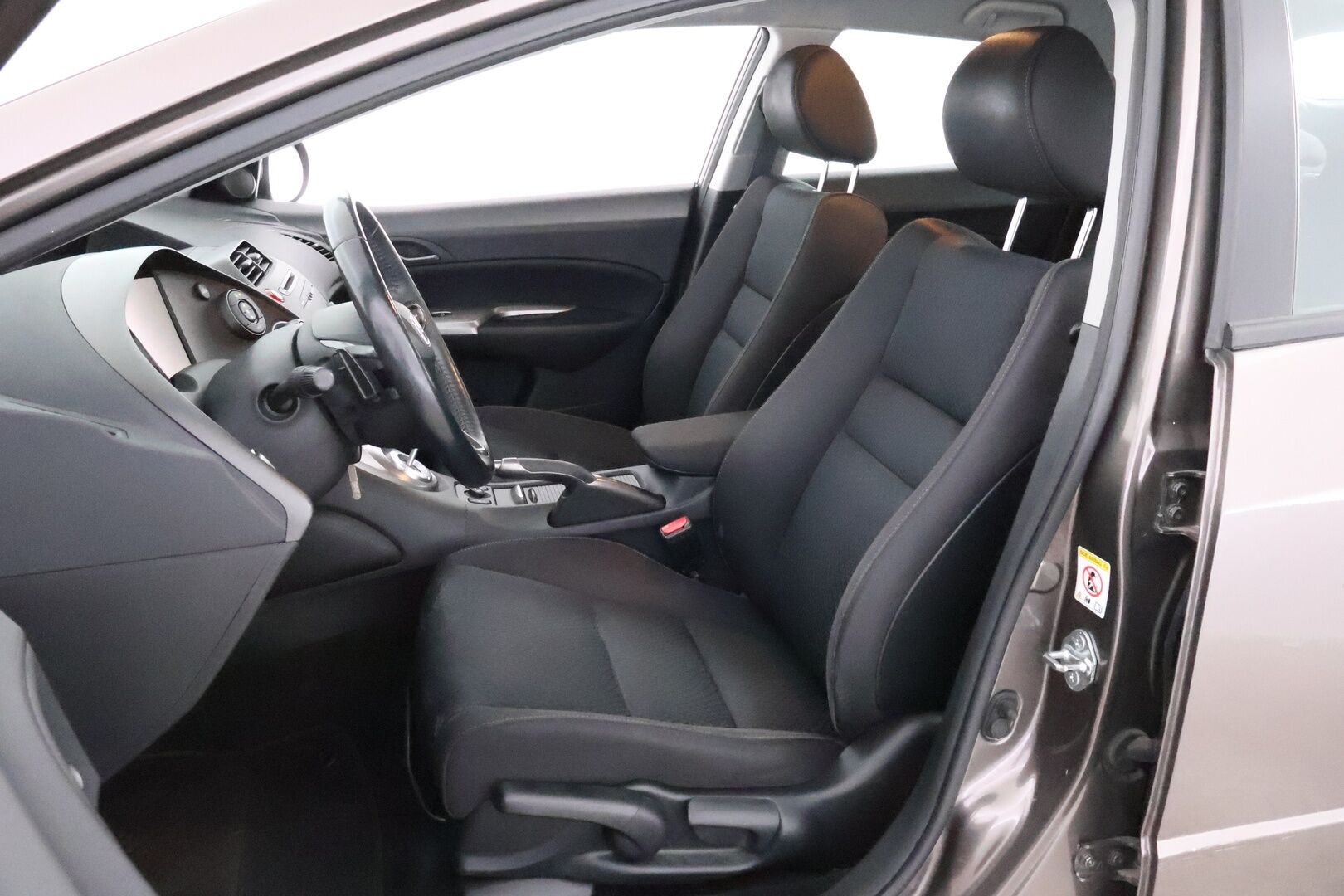 Honda Civic 2010 5D 1,4i Sport i-Shift * Suomiauto / Vetokoukku / Lohko & Sisäpistoke / Vakkari - Hyvin huollettu / 2x Renkaat Aluvantein!
