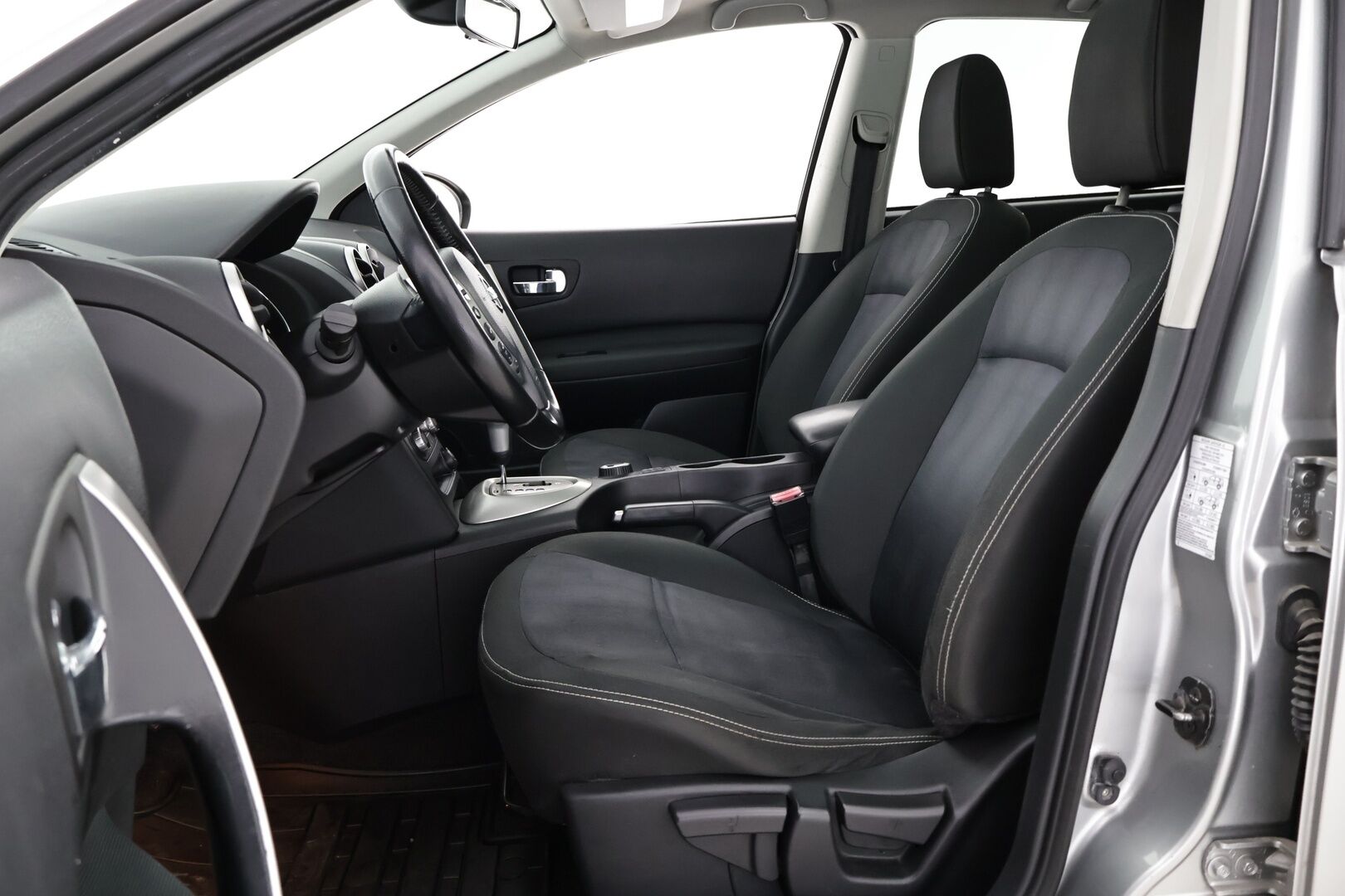 Nissan Qashqai+2 2011 2,0dCi DPF Acenta 4WD 6A/T MY11 - 7-Paikkainen | Suomiauto | Vakkari | Lasikatto | Peruutustutka | Vetokoukku | Lohko&Sisäpistoke! 