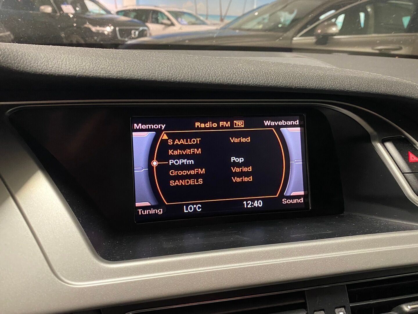 Audi A4 2011 Sedan 2,0 TDI 100kW Business- YritysOutlet - Myydään vain yrityksille - | Suomi-auto | Lohkolämmitin | Vakkari | Hyvät kesärenkaat | Hyvä huoltokirja | Pitkä leima |