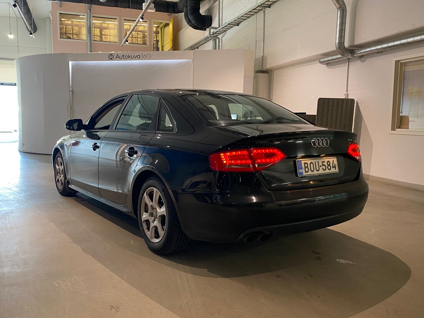 Audi A4 2011 Sedan 2,0 TDI 100kW Business- YritysOutlet - Myydään vain yrityksille - | Suomi-auto | Lohkolämmitin | Vakkari | Hyvät kesärenkaat | Hyvä huoltokirja | Pitkä leima |